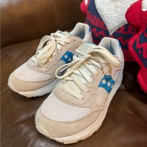 Saucony Cream and Blue Athletic Shoes
